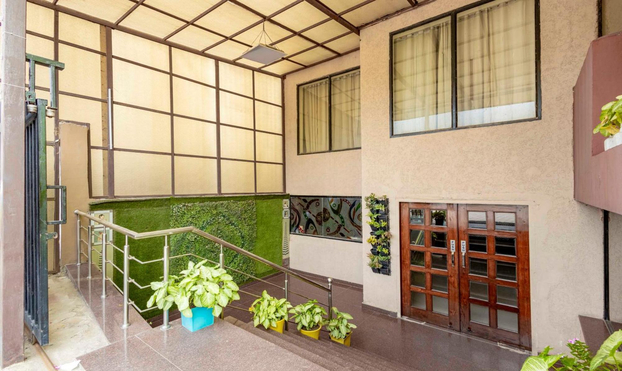 Treebo Maurice Hotel Baddi Luaran gambar