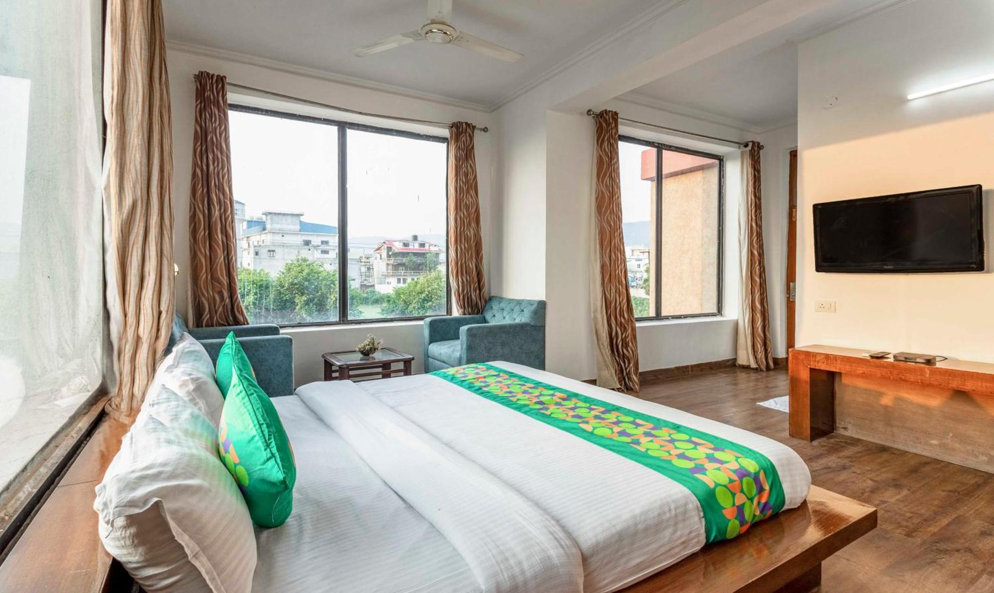 Treebo Maurice Hotel Baddi Luaran gambar